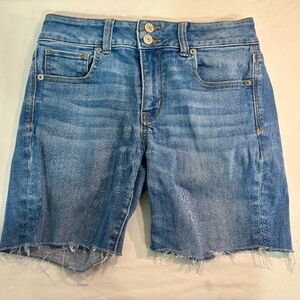 American Eagle Outfitters Shorts Womens 6 Blue Denim cutoff Artist Crop Raw Hem